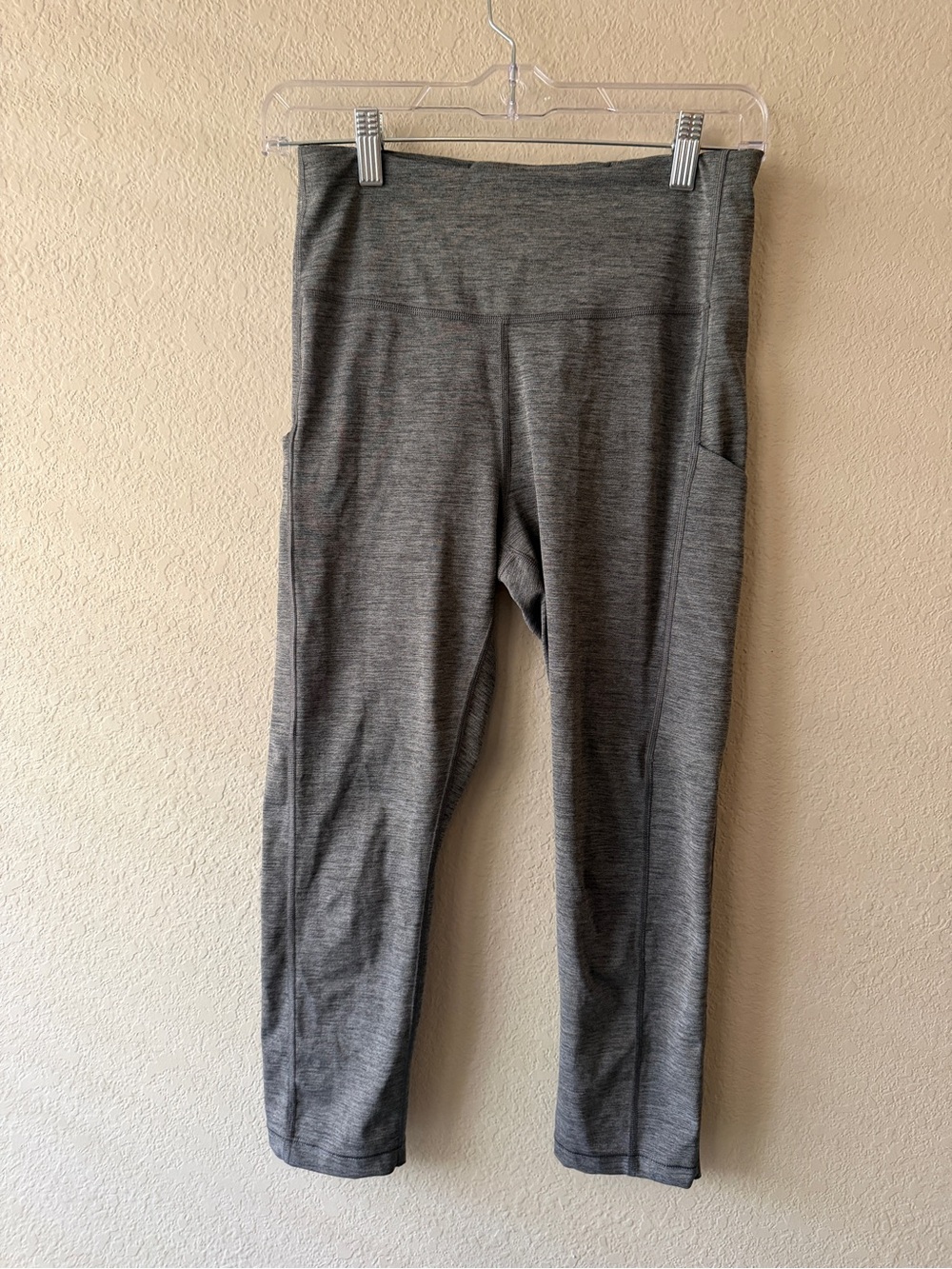 Athleta Women's Stash Pocket Gray High-Waist Active Capri Pants Small